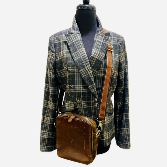 Jack & Chris Mens or Women’s  Brown Leather Crossbody Bag with Multiple Pockets - Picture 13 of 14